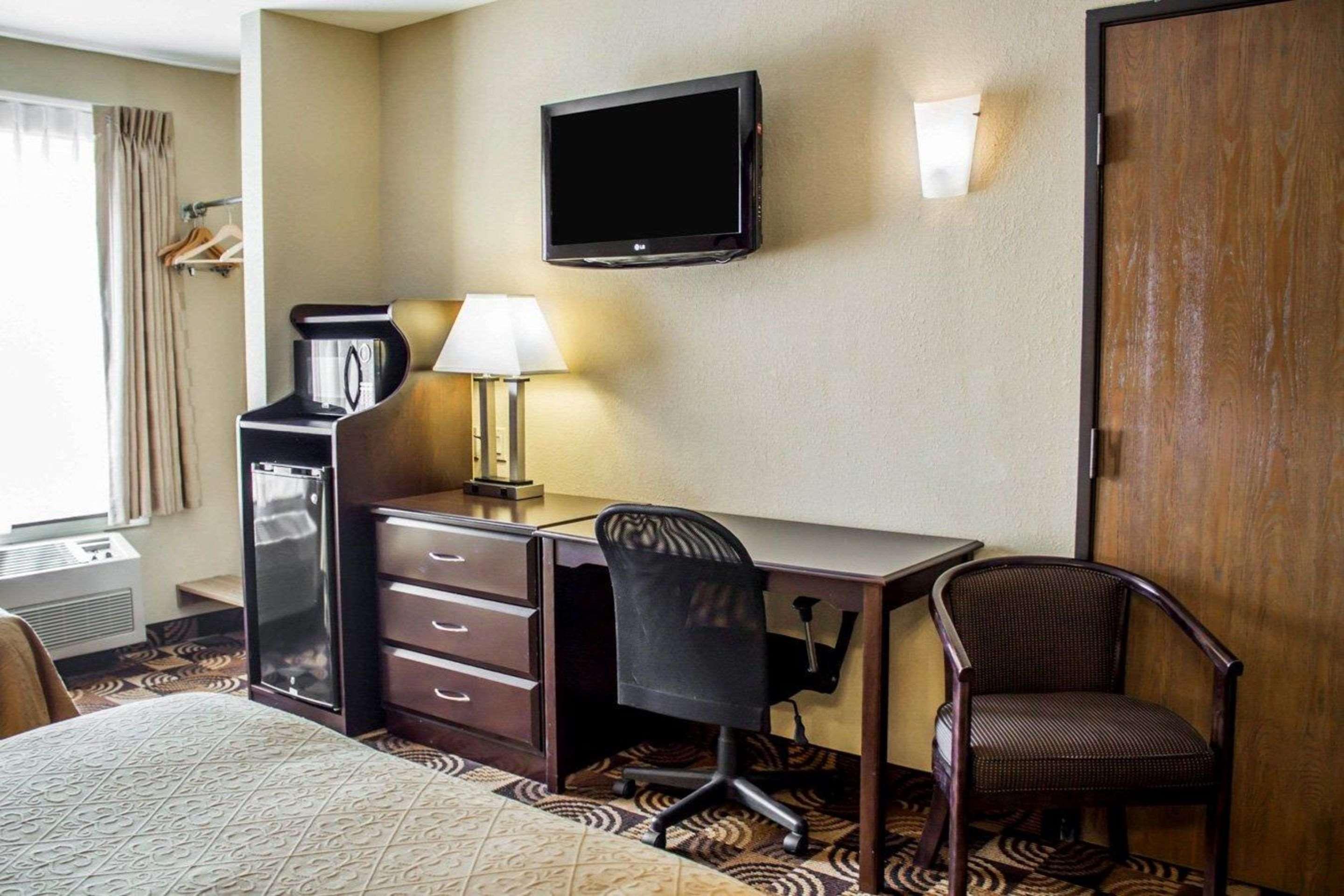 Quality Inn Brunswick Cleveland South Ngoại thất bức ảnh