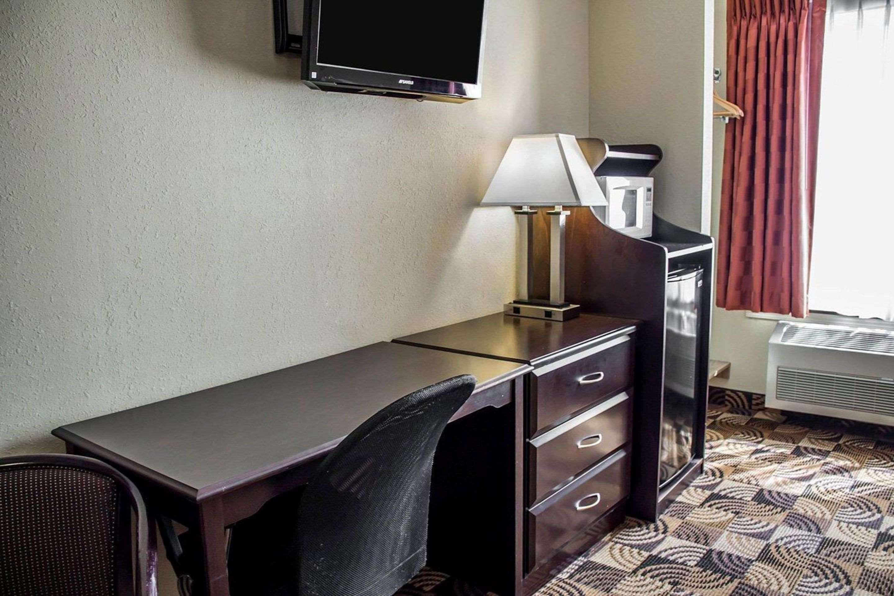 Quality Inn Brunswick Cleveland South Ngoại thất bức ảnh
