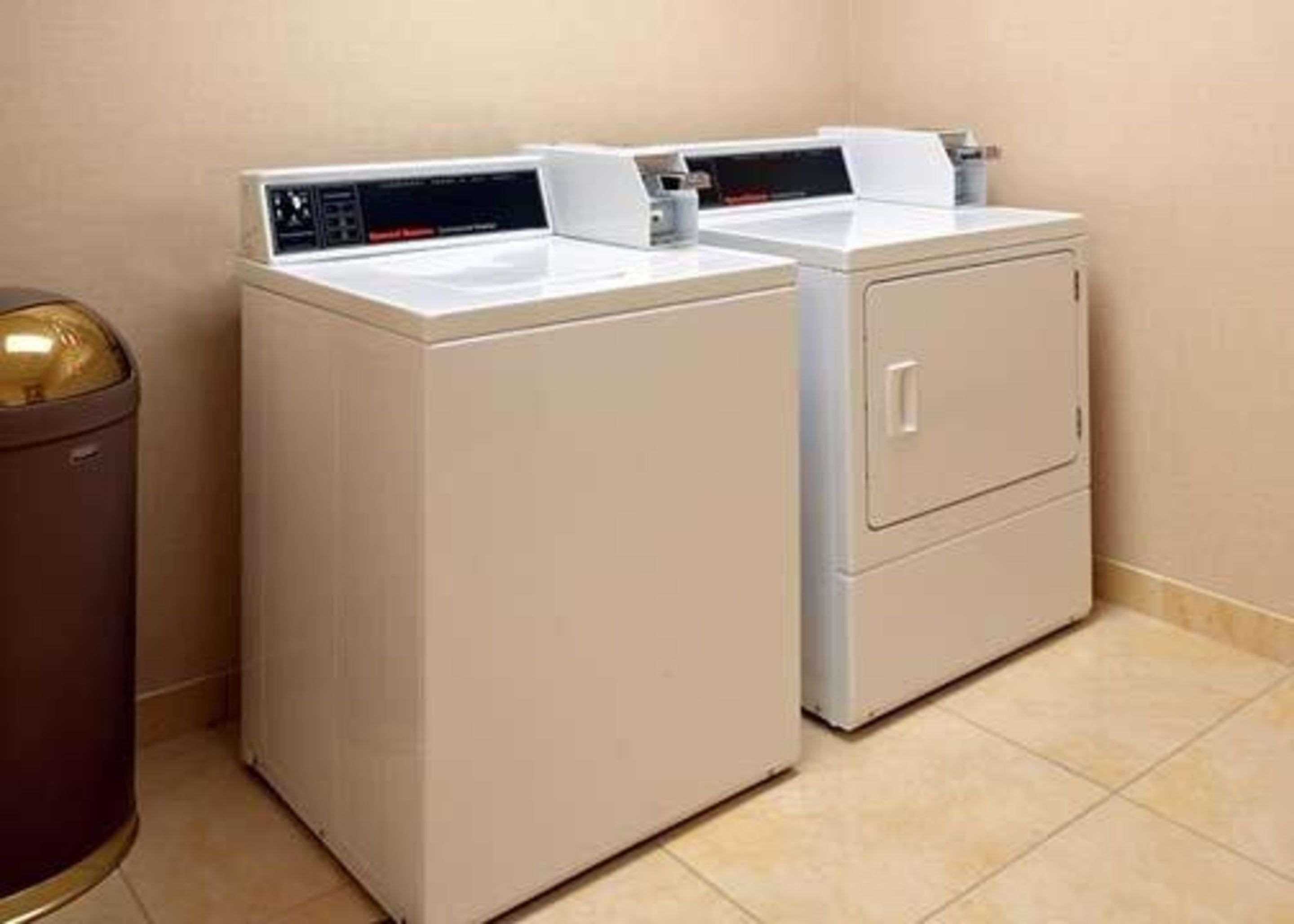 Quality Inn Brunswick Cleveland South Ngoại thất bức ảnh