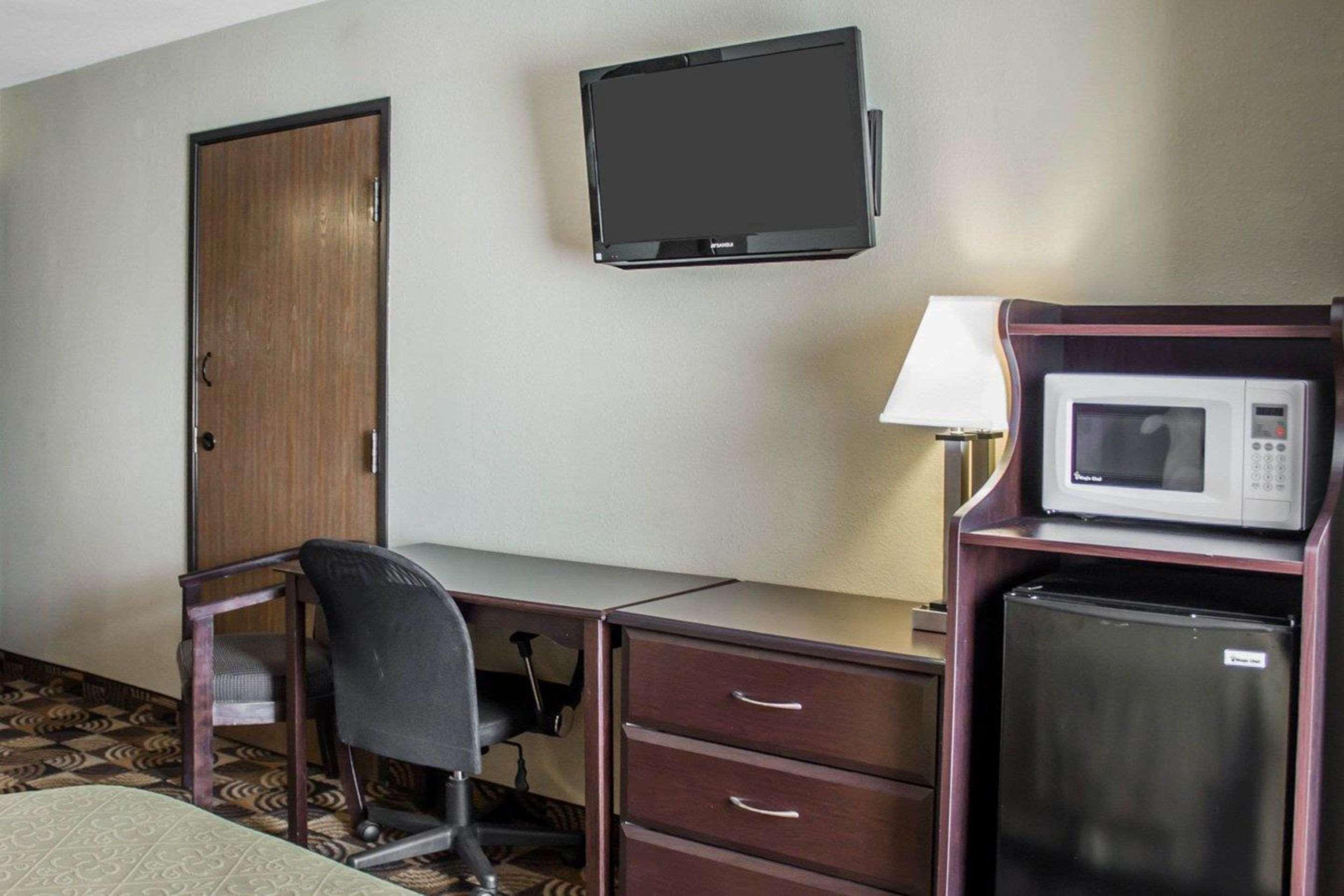Quality Inn Brunswick Cleveland South Ngoại thất bức ảnh
