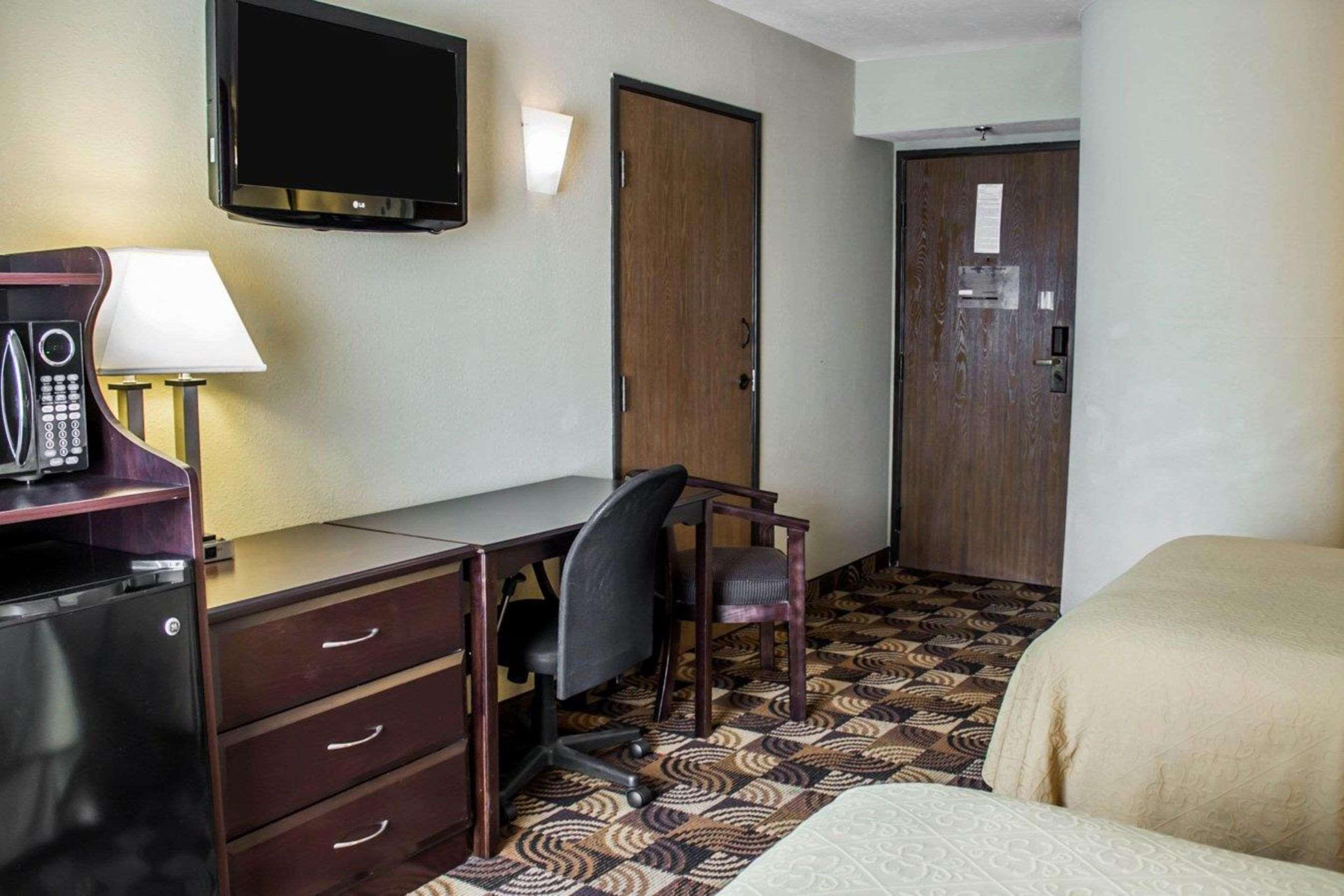 Quality Inn Brunswick Cleveland South Ngoại thất bức ảnh