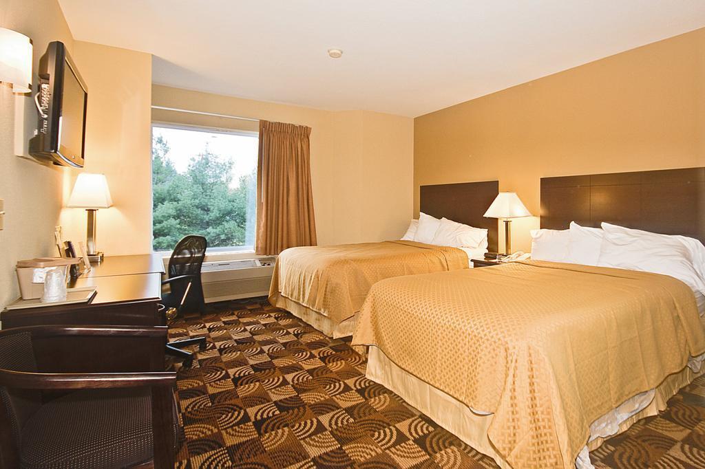 Quality Inn Brunswick Cleveland South Ngoại thất bức ảnh
