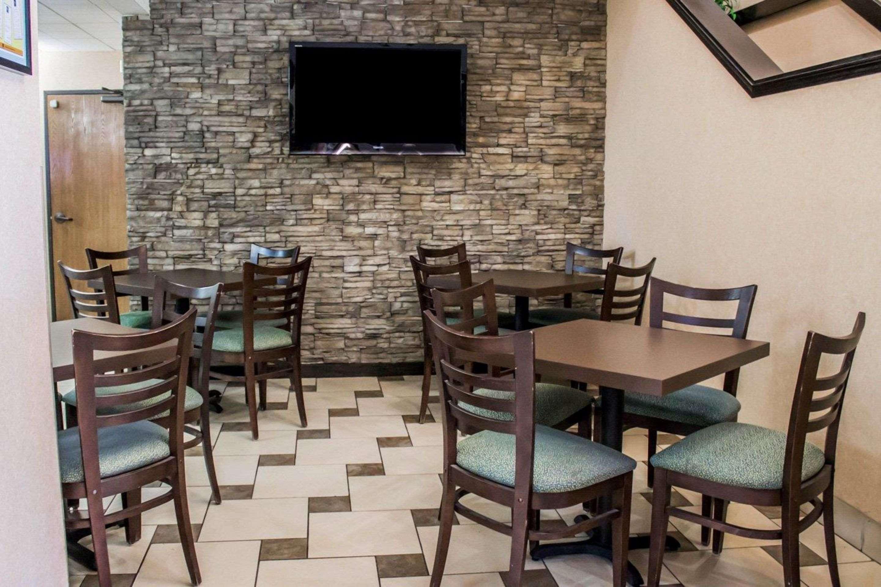 Quality Inn Brunswick Cleveland South Ngoại thất bức ảnh