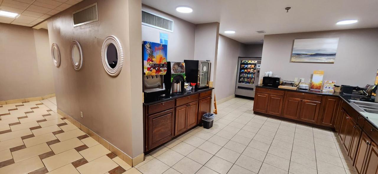 Quality Inn Brunswick Cleveland South Ngoại thất bức ảnh