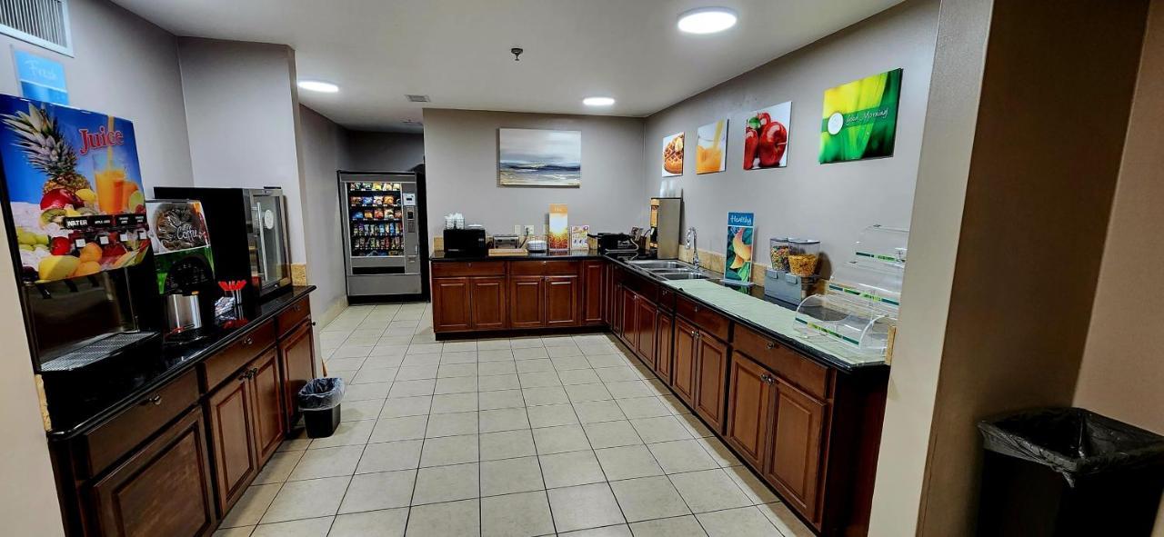 Quality Inn Brunswick Cleveland South Ngoại thất bức ảnh